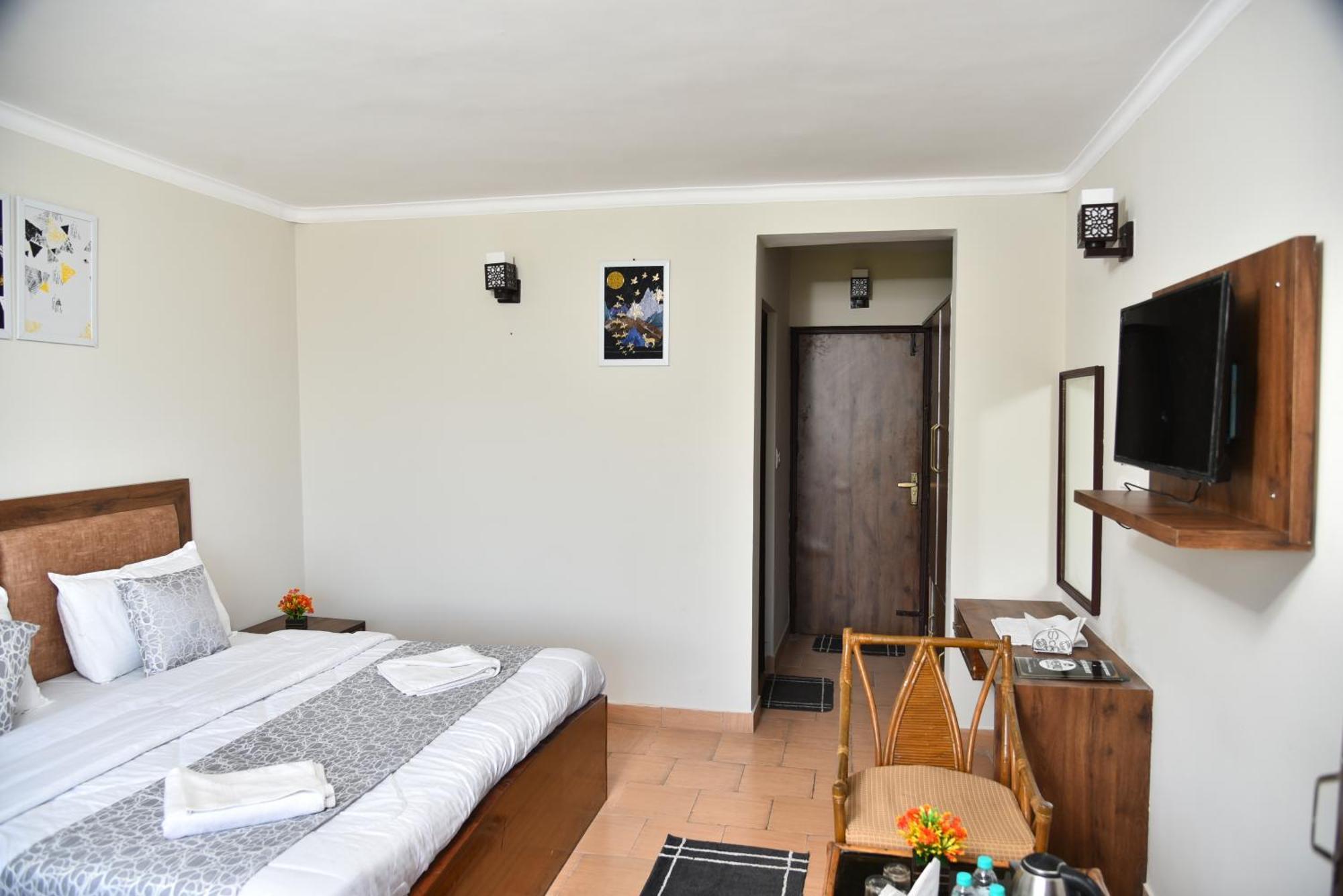 Kumaon Roop Resort Near Kainchi Dham Nainital Kültér fotó