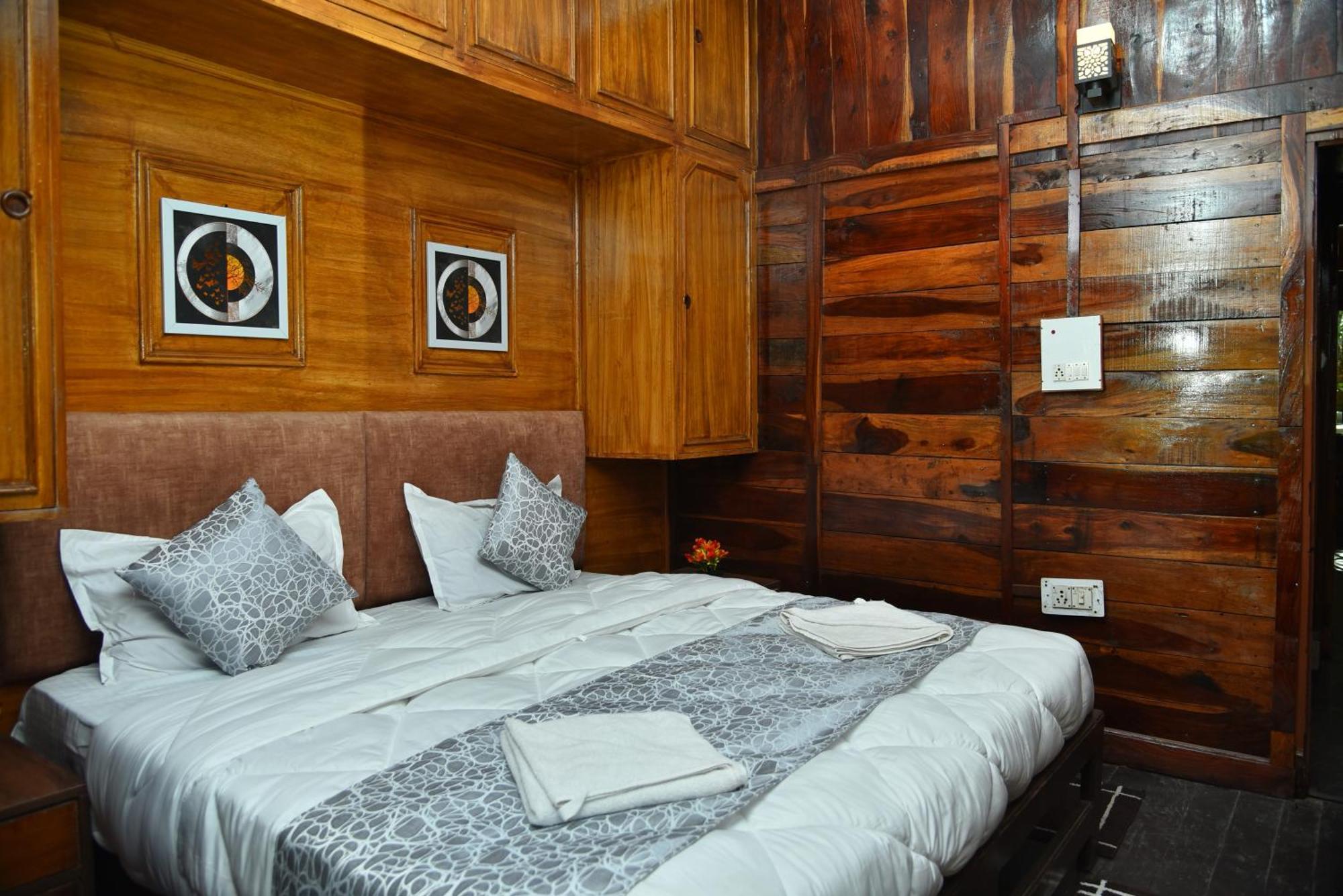 Kumaon Roop Resort Near Kainchi Dham Nainital Kültér fotó