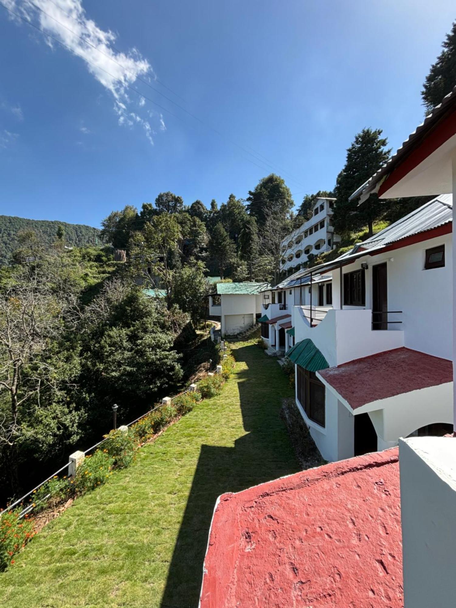 Kumaon Roop Resort Near Kainchi Dham Nainital Kültér fotó