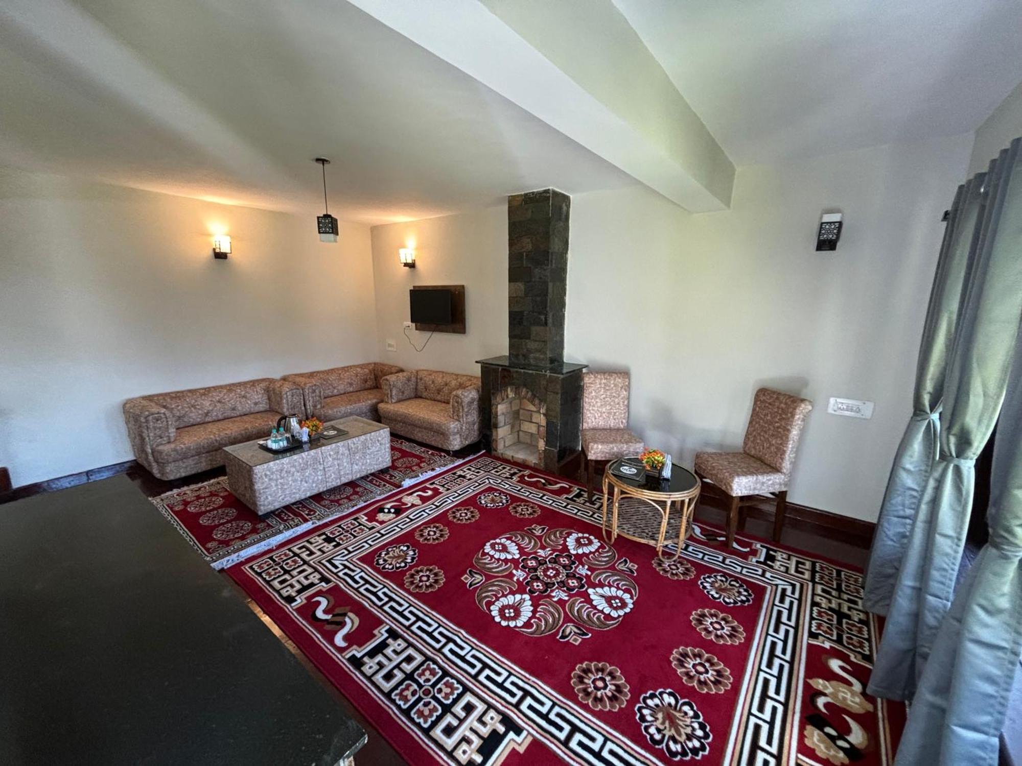 Kumaon Roop Resort Near Kainchi Dham Nainital Kültér fotó